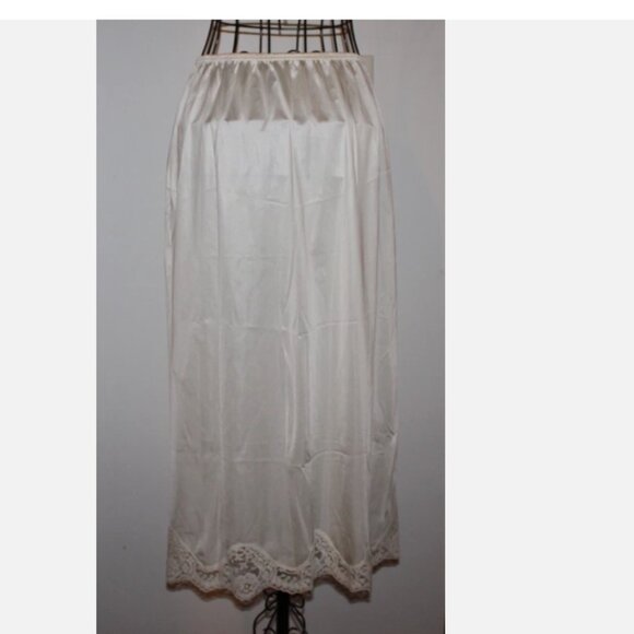 Vintage Nylon Half Slip Bodylites JC Penny M - 30 Side Slit Off White Cream - Picture 1 of 3